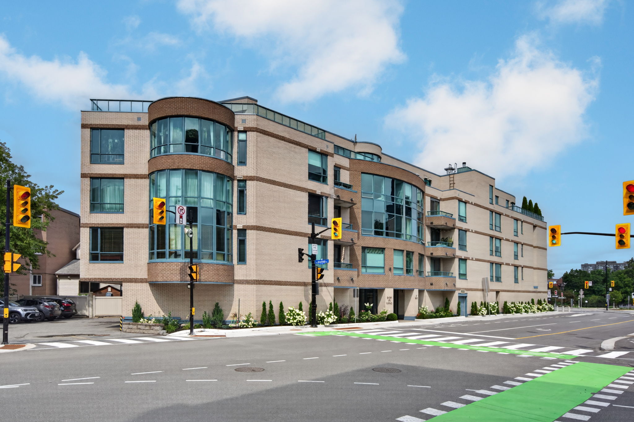 10 Main St Unit 207, Old Ottawa East — 2 bed, 2 bath condo
